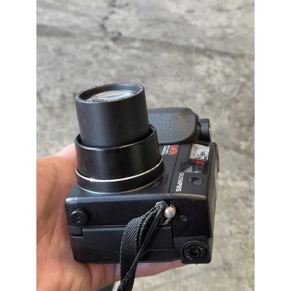 Olympus CAMEDIA C-3040 Zoom 3.3MP Digital Camera - Black